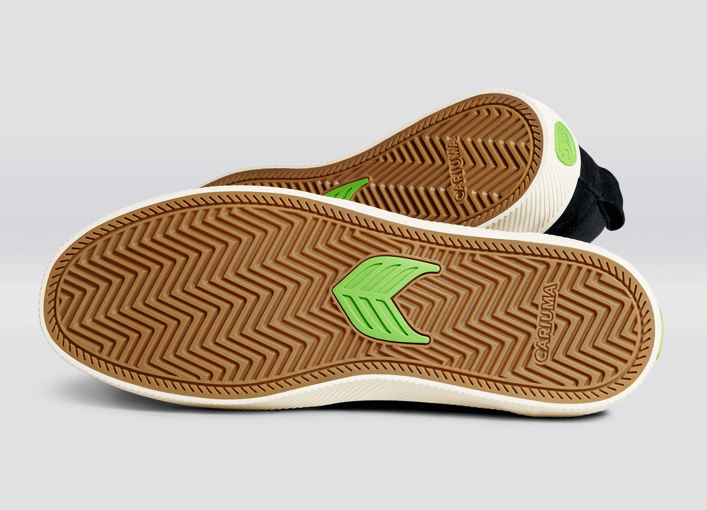 SLIP-ON PRO Černé semišové a plátěné tenisky s logem slonové kosti